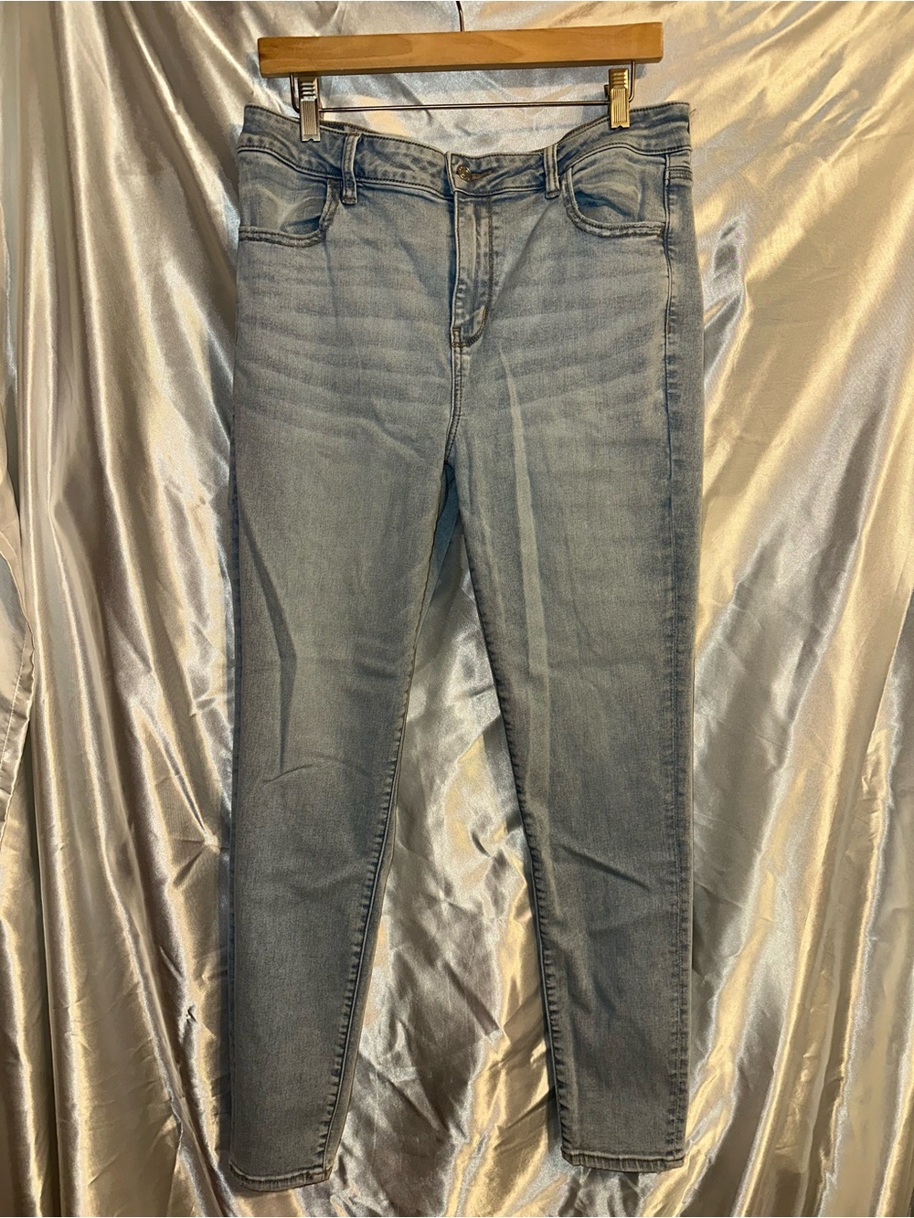 16L American Eagle Outfitters Light Blue High Rise Skinny Jegging